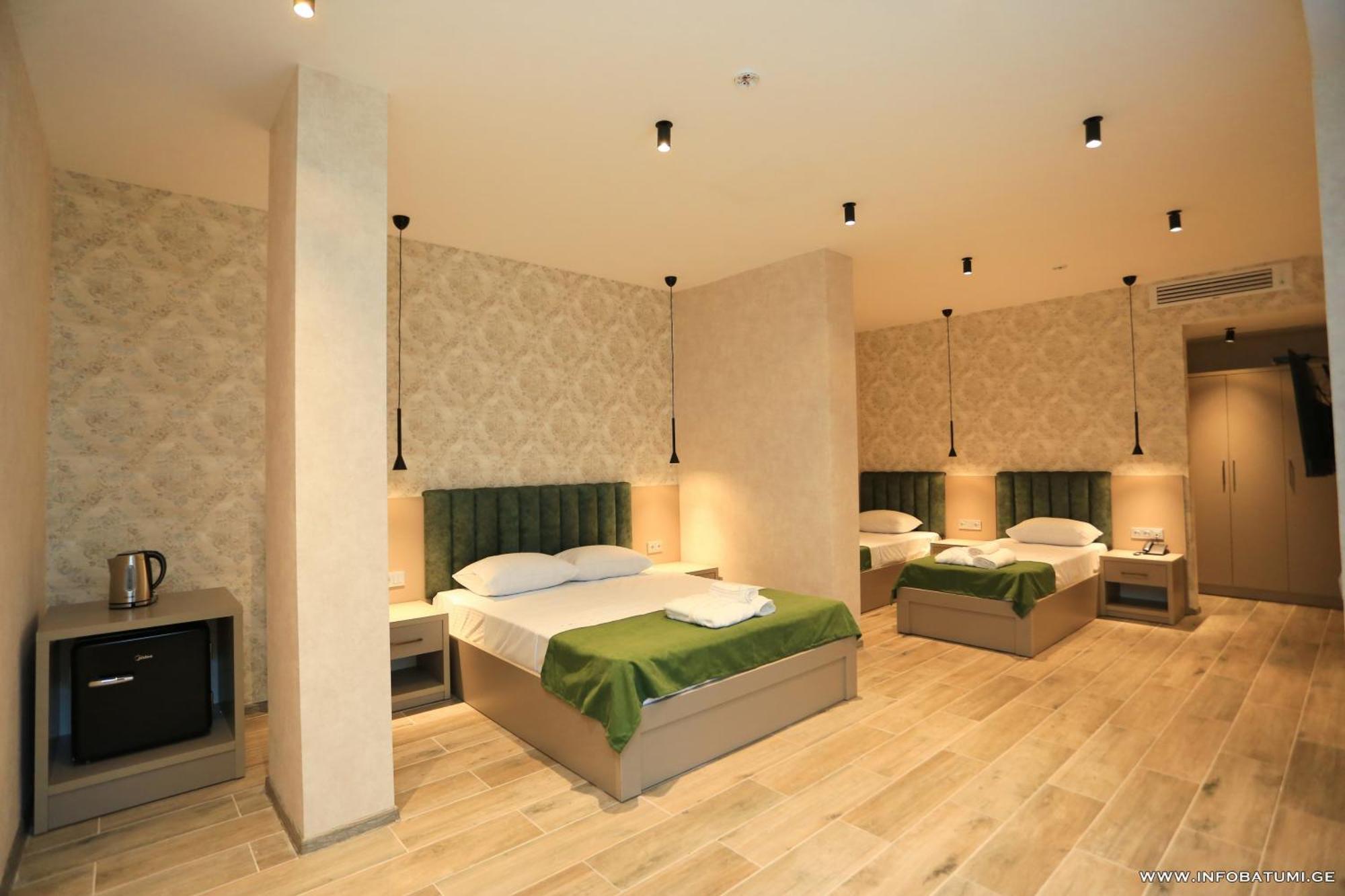Emerald Hotel 바투미 외부 사진