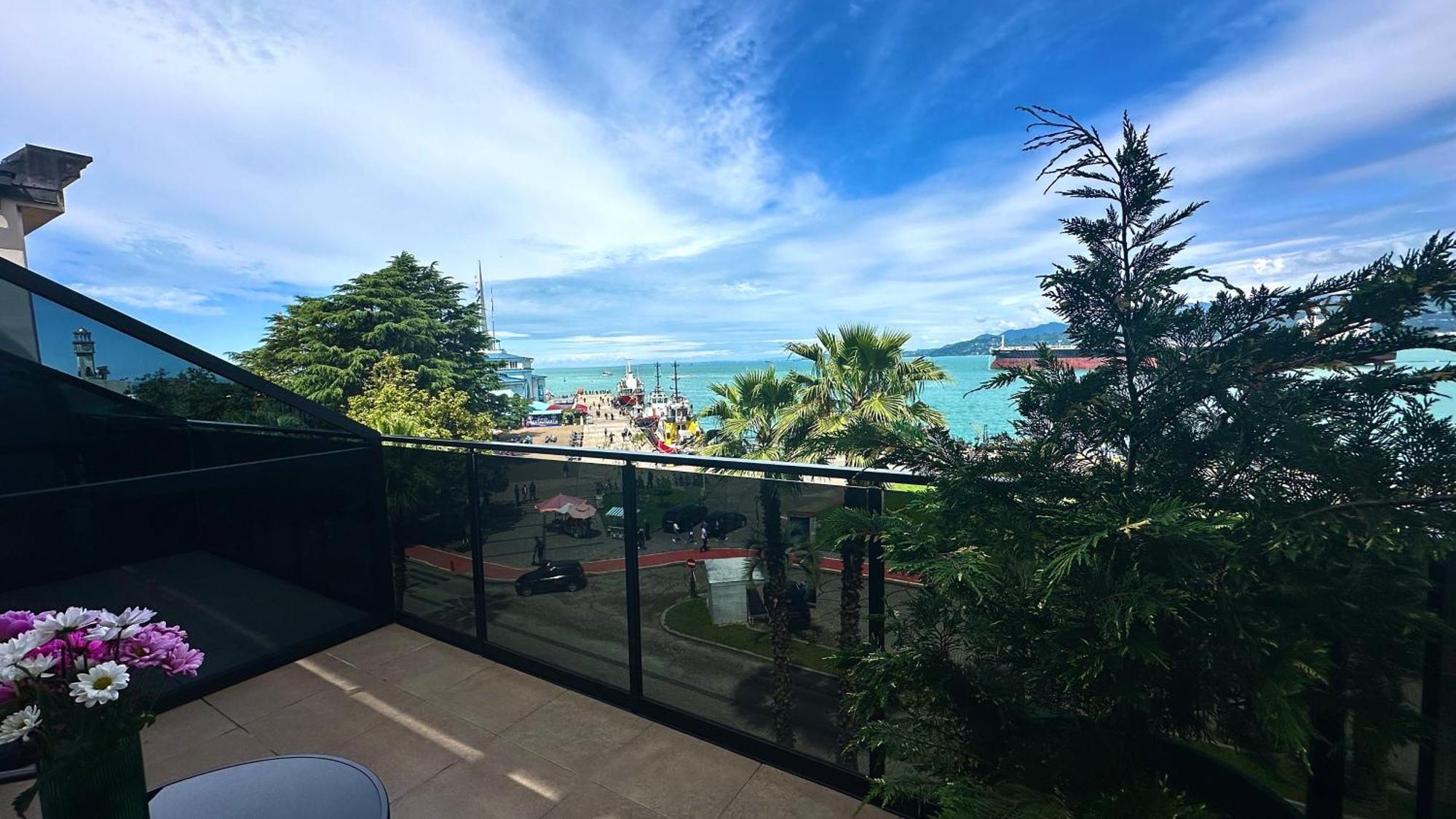 Emerald Hotel 바투미 외부 사진
